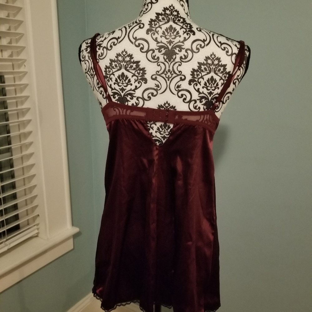 Lingerie Set - Picture 2 of 8